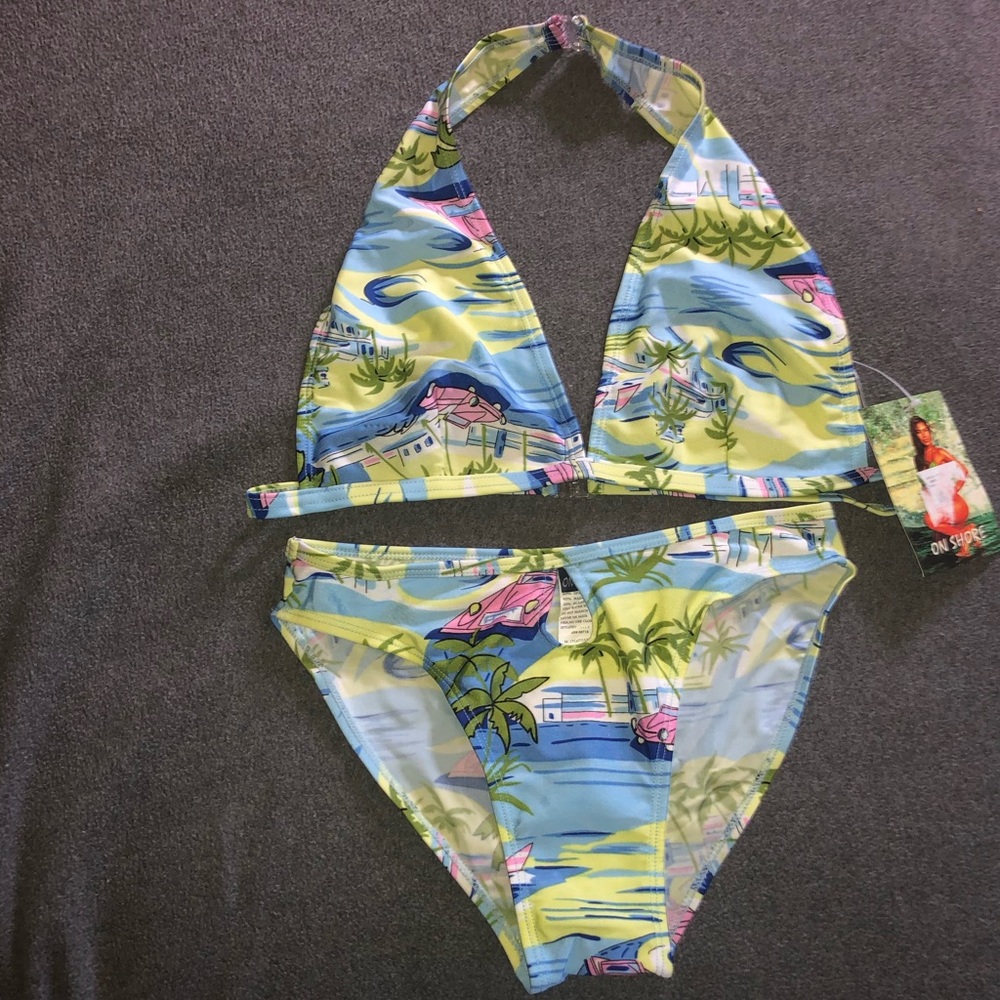Bikini - Picture 3 of 7